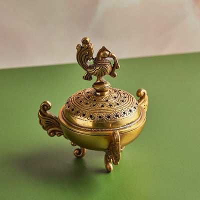 Premium Handcrafted Brass Bakhoor Burner – A Timeless Blend of Fragrance and Craftsmanship